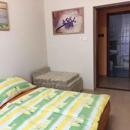 בית נופש House And Balatonmariafuerdo 19319 *