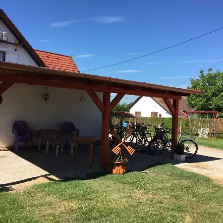 בית נופש House And Balatonmariafuerdo 19319 Jozseftelep