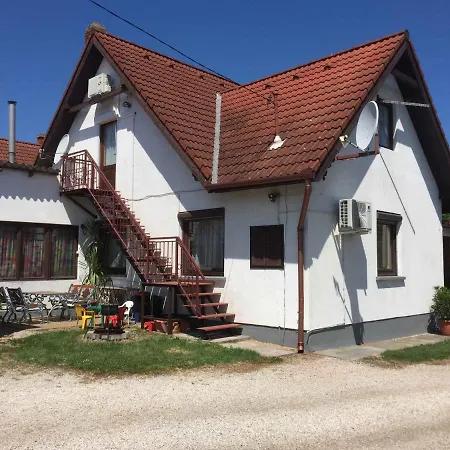 House And Balatonmariafuerdo 19319 *
