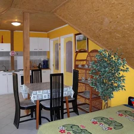 בית נופש House And Balatonmariafuerdo 19319 Jozseftelep